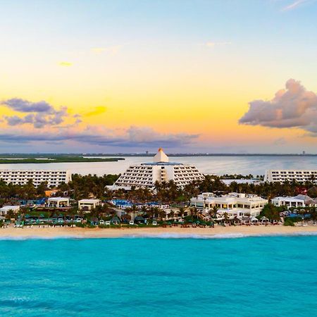 Hotel The Pyramid Cancun By Oasis Esterno foto